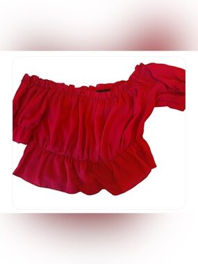 NWOT- medium Red Off-Shoulder Ruffled cocktail party Y2K Blouse